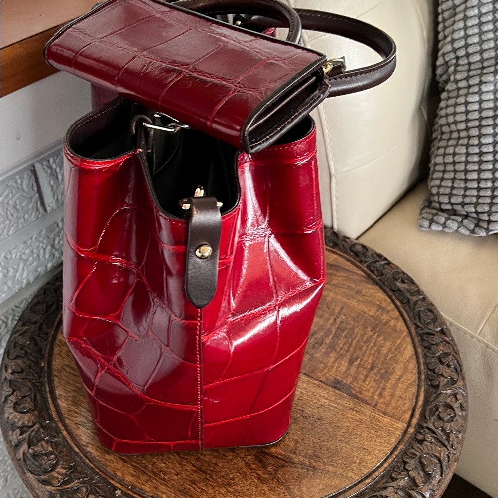 Dooney & Bourke Burgundy Red Croc-Embossed Large Denison Barlow Bag and Wallet - Picture 9 of 16